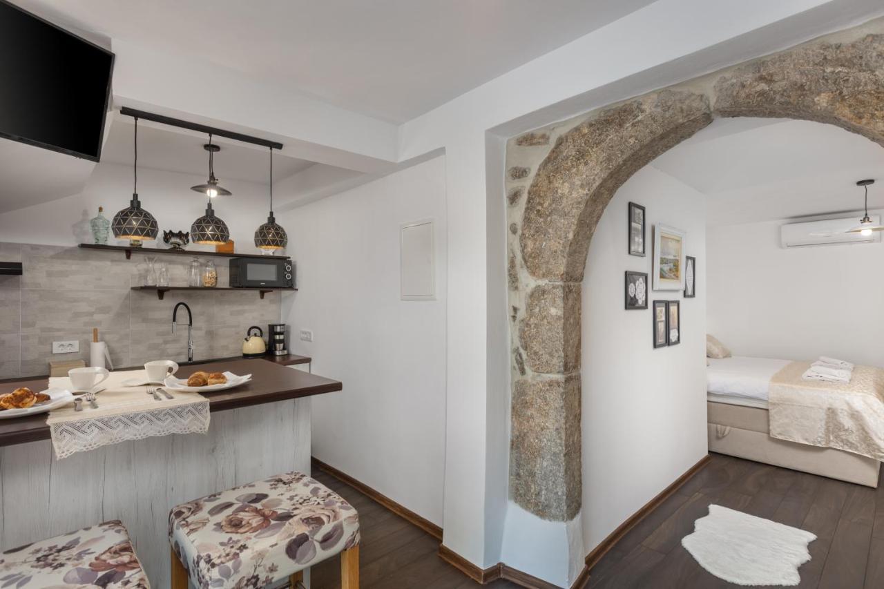 Apartments Mikulin Family Punat Extérieur photo