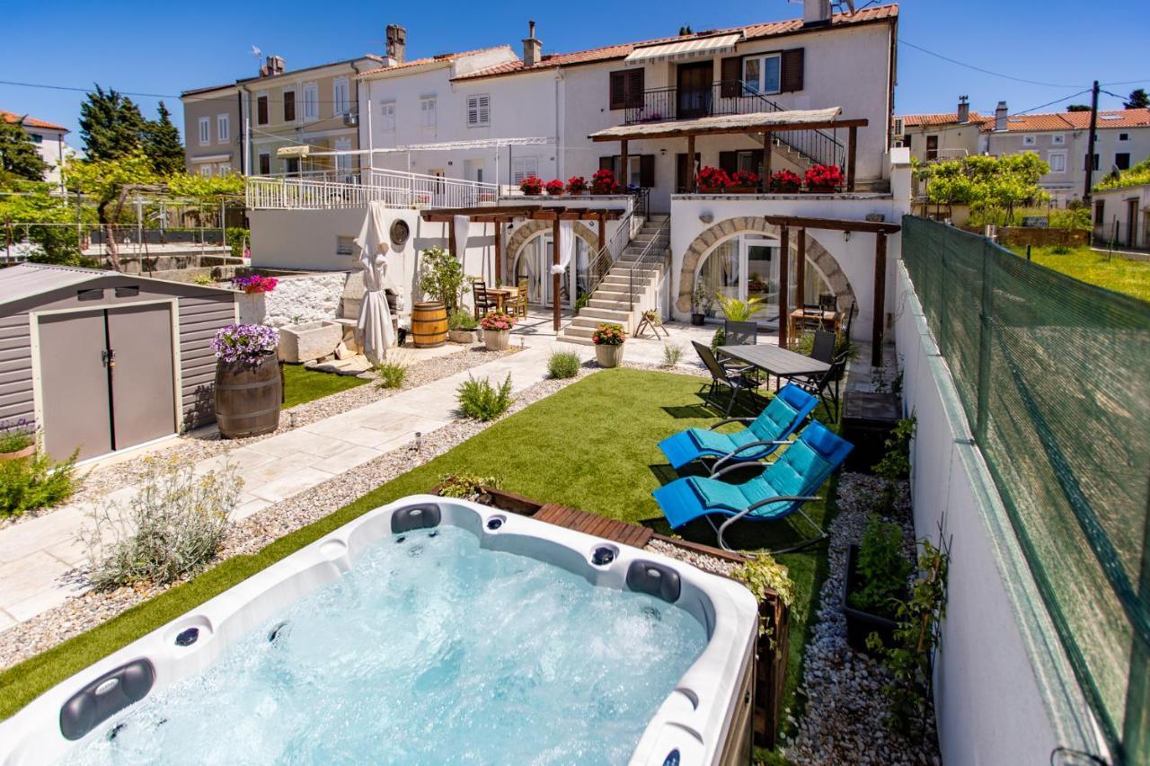 Apartments Mikulin Family Punat Extérieur photo